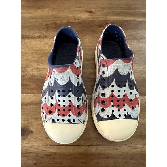 Native Jefferson Patriotic Red Blue Cream Waves Slip On Waterproof Shoes C10 - Picture 2 of 12